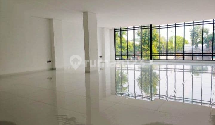 For Sale: 5-Floor Mini Building in East Jakarta, Complete Facilities & Documents.