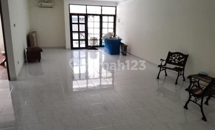 Di Jual Rumah 2 Lantai di Meruya, Minimalis, Sejuk dan Asri