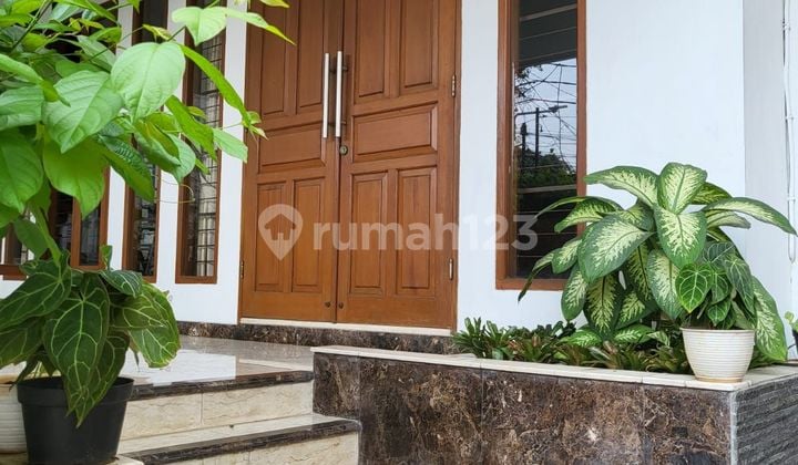 Di Jual Rumah 2 Lantai di Cipete, Modern Style Siap Huni