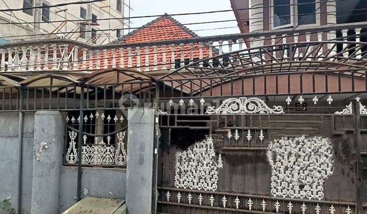 Di Jual Rumah di Gajah Mada Dekat LRT cocok untuk usaha Kost
