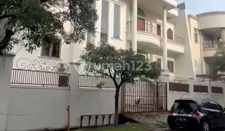 HOT SALE Rumah di PIK jauh di bawah harga Pasar, Grab it Fast! HOT SALE Rumah di PIK jauh di bawah harga Pasar, Grab it Fast!