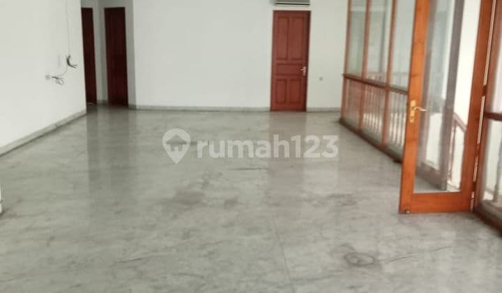 Di Jual Rumah 2 Lantai di Kemang, Lingkungan Tenang, Nyaman dan Bebas Banjir