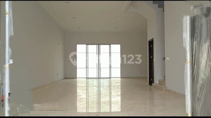 For Sale Golf Island 2.5-Story House in PIK, Strategic Location Ready to Move In