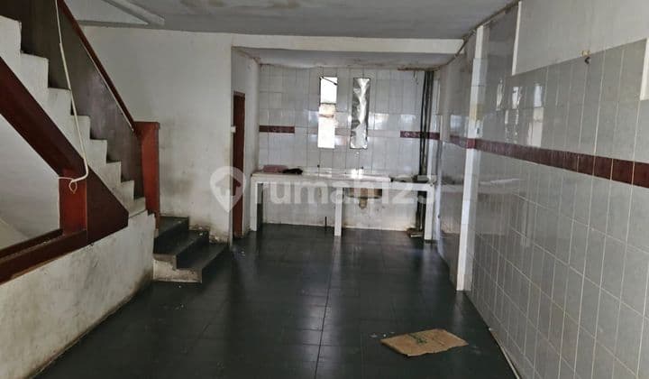 Di Jual Ruko 3,5 Lantai Di mangga besar, Commercial Area Jalan lebar