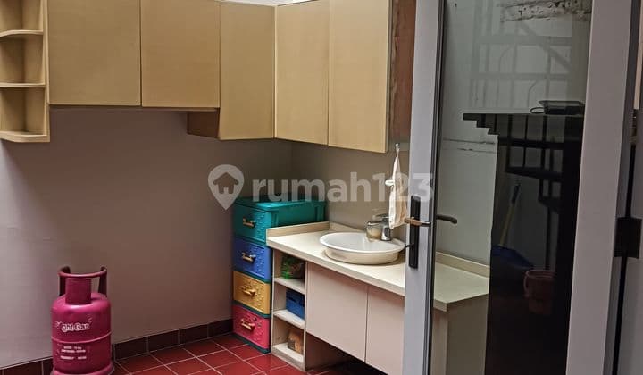 Dijual Rumah Mewah Berikut Ruko di Jalan Taman Kedoya Baru Residence