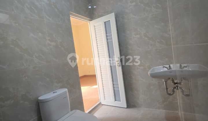 FOR SALE QUICKLY 2-STORY HOUSE IN SUMARECON GADING SERPONG, DARWIN CLUSTER