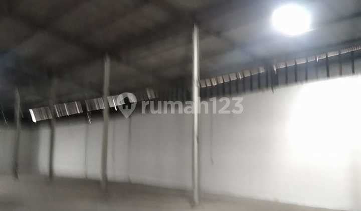 Dijual/Disewakan Gudang Luas 1,100 M2 Daerah Kamal, Jakarta Barat