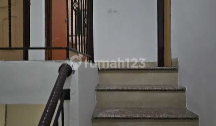 Dijual Rumah 2 Lantai Ukuran 180 M2 di Perum Lippo Karawaci Cluster Holandia