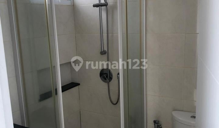 Dijual Rumah 2 Lantai di Green Puri Jakarta Barat