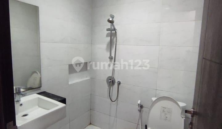 DIJUAL RUMAH 2 LT. 4X12 M2 GREEN LAKE CITY CLUSTER EAST ASIA