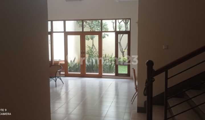 Dijual Rumah 2,5 Lantai Metro Permata 1 Jalan Boulevard Ukurnan 350M2 ,Karang Tengah