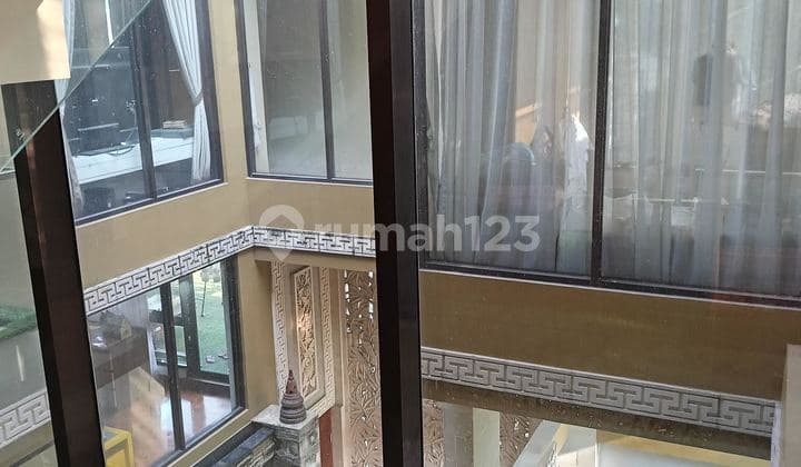 Dijual Rumah 4 lantai mewah Hook di Victoria River Park BSD Tangerang