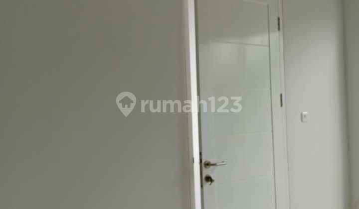 O Dijual Rumah 2,5 Lantai Ukuran 6X15 di Perumahan Duri Kosambi Baru Jakarta Barat