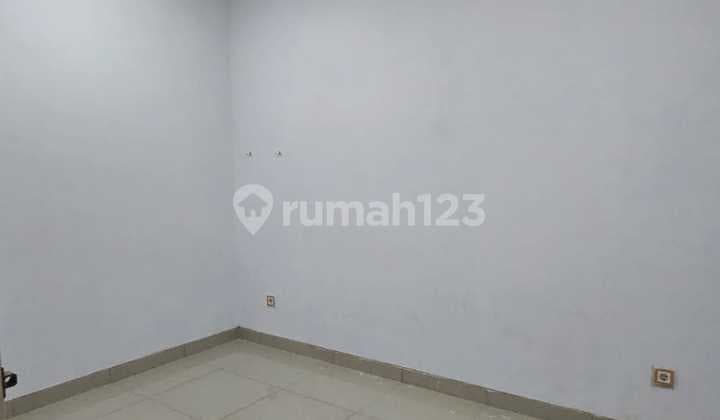 Dijual Rumah 2 Lantai Green Lake City Cluster West Europe Ukuran 8X25 Dekat Danau