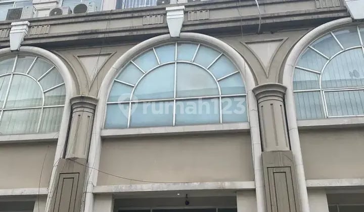 o DISEWAKAN RUKO 3,5 LANTAI GREEN LAKE CITY CLUSTER CROWN TANGERANG