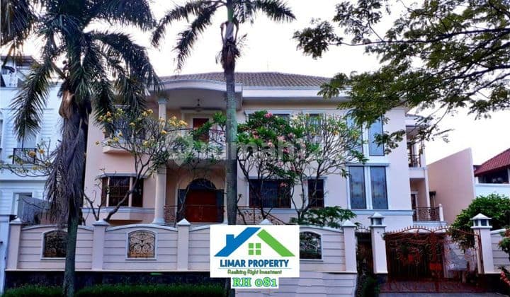 Rumah mewah 2 lantai siap huni di perumahan Raffles hills Cibubur dekat tol Cibubur