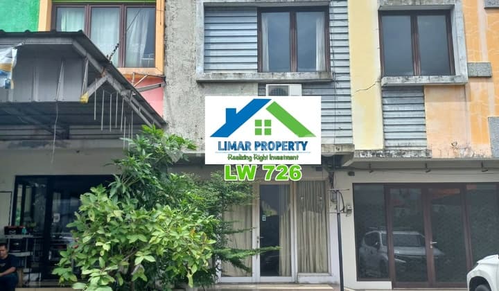 2.5-Story Shop House for Rent in a Strategic Location at Legenda Wisata Cibubur