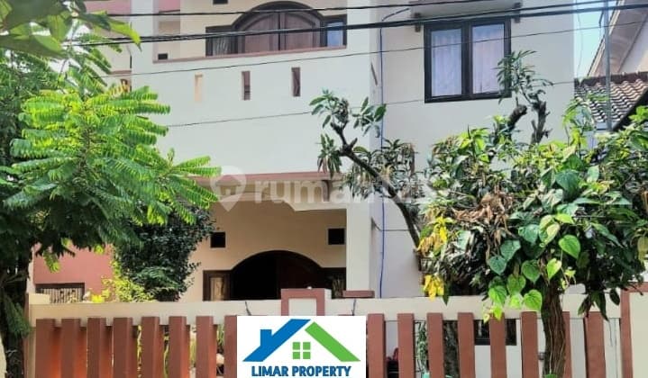 Rumah Strategis di Taman Laguna Cibubur Harga Mantul Siap Huni