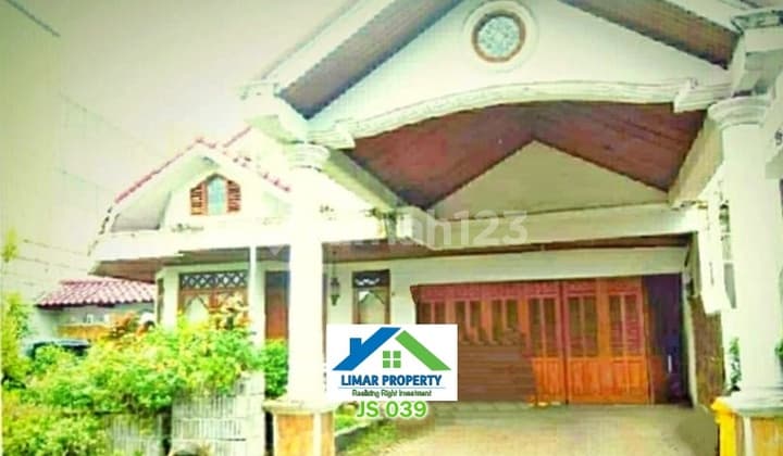 Rumah Cozy Dengan Private Pool di Kompl. Puri Asri, Pancoran