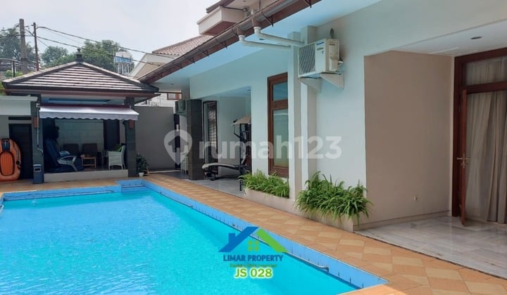 Luxury and Large House in Mampang Prapatan Area, South Jakarta