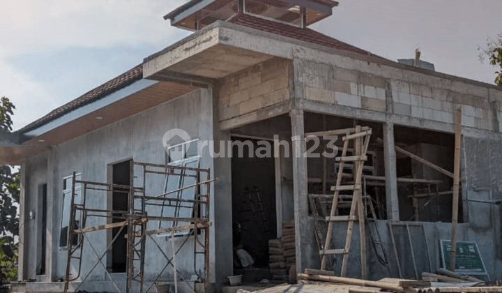 Luxury Residence with High Investment Value at Godean KM 8 - Comfortable, Serene & Strategic