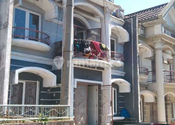 DIJUAL RUMAH GREEN APPLE Cocok Dijadikan Villa (Kode: 037)