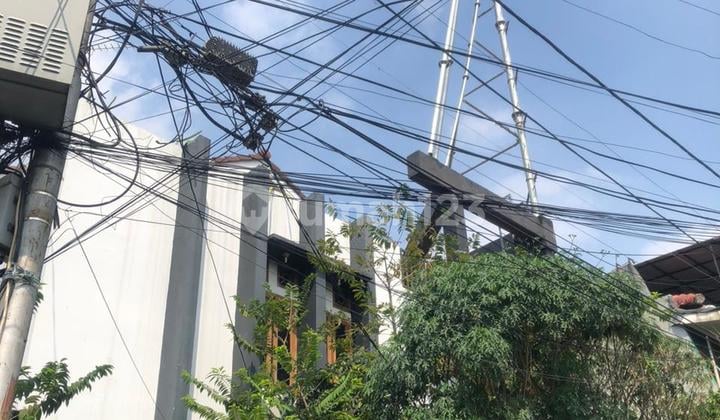 DILELANG RUMAH BAGUS 2 LANTAI TEBET, JAKARTA SELATAN JL SAWO KECIK