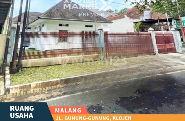 J59 Price Drop!! Strategic Commercial House for Rent Near Ijen Street, Malang