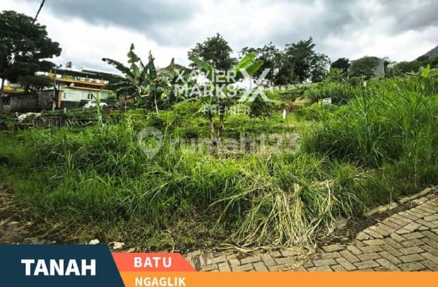 I12 Tanah Posisi Hook Dekat Area Wisata Batu