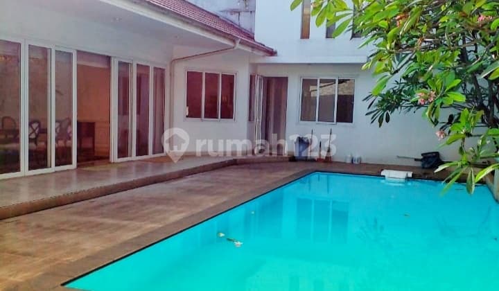 Beautiful House In Quite Area At Menteng