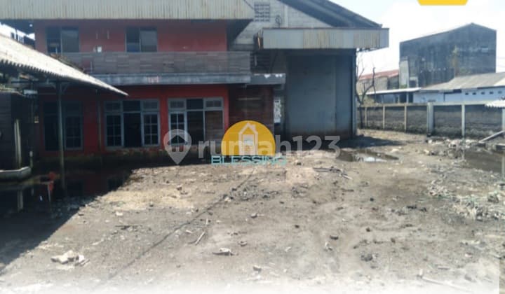 Gudang di Sayung km 9