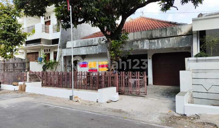 Rumah Lama Daerah Strategis di Pusponjolo