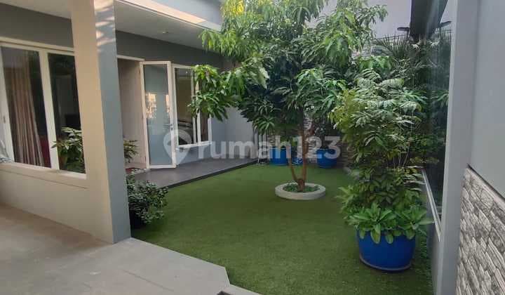 Rumah Strategis Pinggir Jalan Dekat Pusat Kuliner Semarang Timur