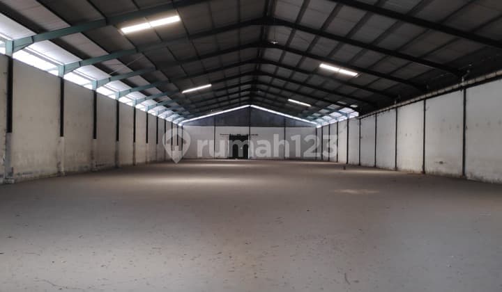 Strategic Warehouse Ready to Use in Walisongo KM 8 Tugu