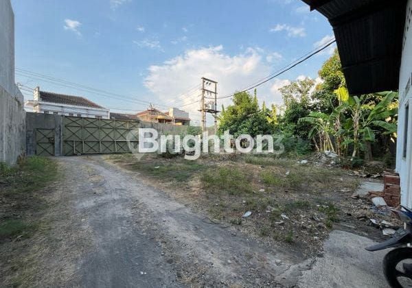 PABRIK / GUDANG AKSES KONTAINER DI JALAN SIDOLUHUR CEMANI SOLO