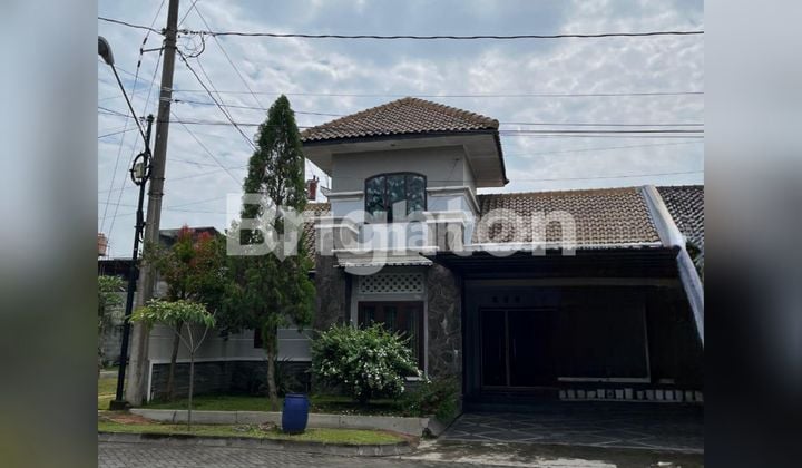 Ready-to-Occupy House in the Exclusive Residential Area of Perum Tirtamaya Residence Gentan