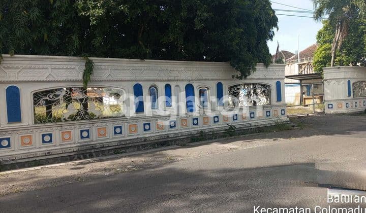 BANGUNAN RESTO / CAFE DI DAERAH BATURAN JAJAR COCOK UNTUK USAHA