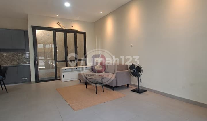 Rumah Baru Dalam Komplek Dekat Tol di Cinere