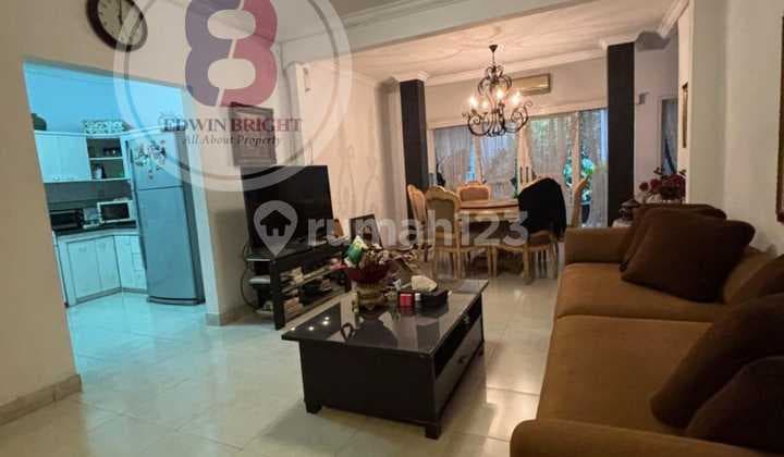 Rumah Rapih Nyaman Dikawasan Premium Bintaro Sektor 9