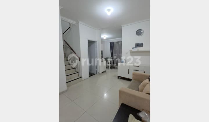 Sewa Rumah Metland Menteng Cakung - 2 Lantai Full Furnish, Depan Taman & Strategis! (029)