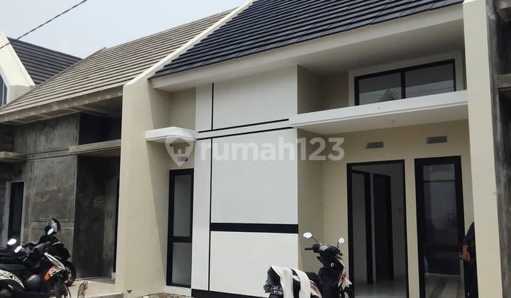 Hanya 5 Unit !!! Satu-Satunya Rumah 400 Jutaan yang Paling Mepet Bunderan Waru. Survey Sekarang atau Menyesal Kemudian