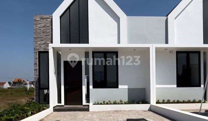 Affordable House in Buduran Sidoarjo with Swimming Pool