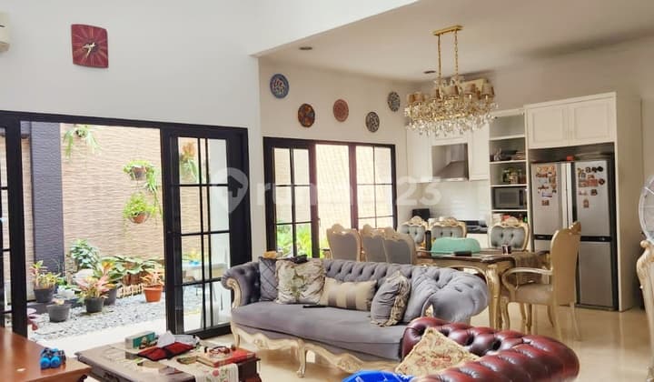 Kemang Dalam Town House Ready to Occupy