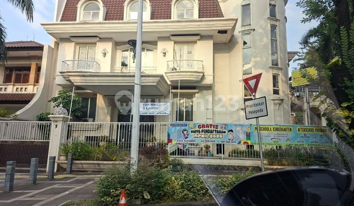 Disewakan Ruang Usaha 1 Lantai di Senopati Area