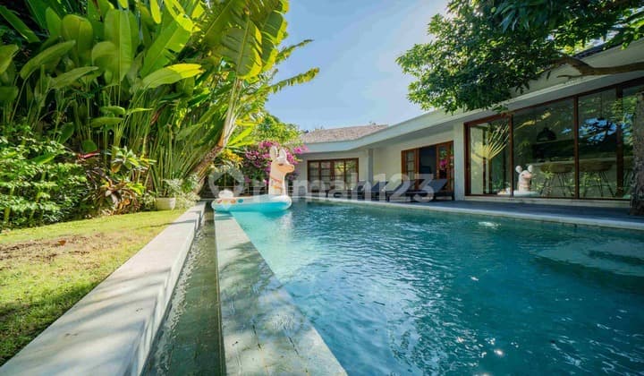 Villa Modern 5 Bedroom In Umalas For Rent Furnished