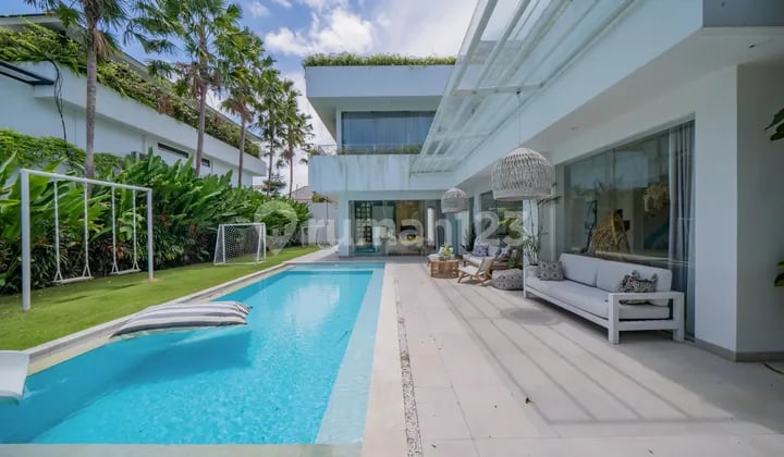 5 Kamar Tidur Villa Dengan Jacuzzi Dan Ruang Gym Di Canggu