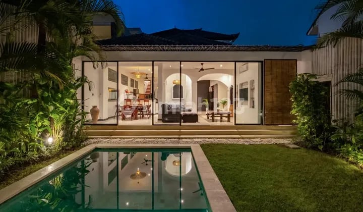 Leasehold Villa 30 Years In Petitenget 3 Bedroom Modern