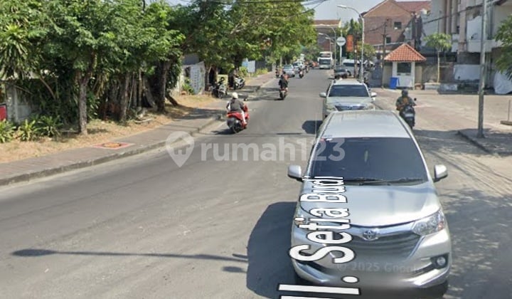 For Sale 19.4 Are Land with 3-Story Shop House Building and Restaurants in Kuta