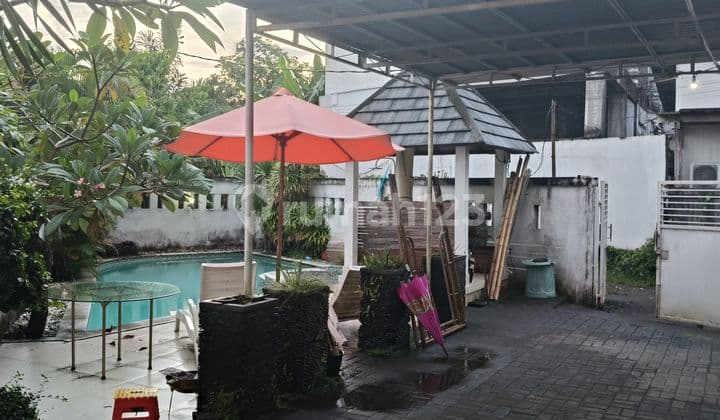 For Sale 3-Story House on Jalan Muding Indah, Kerobokan Kaja