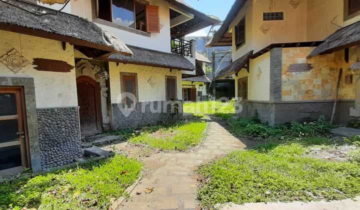 Disewakan Tanah 10,4 Are Isi Bangunan Villa Jalan Batubelig